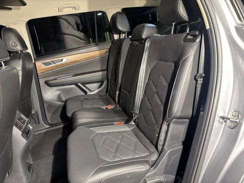 Used 2024 Volkswagen Atlas SE AWD/4WD image 15