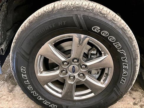 Used 2019 Ford F150 XLT w/ Equipment Group 302A Luxury image 9