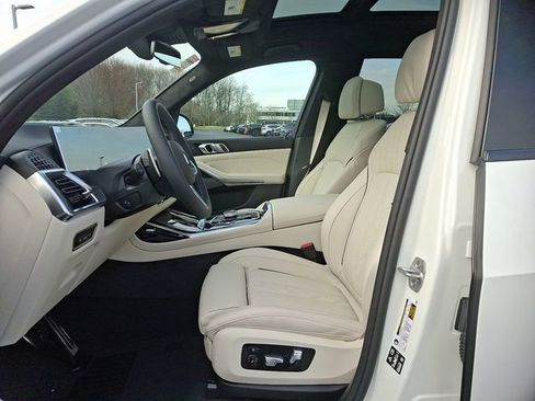 New 2026 BMW X7 M60i w/ Executive Package image 10