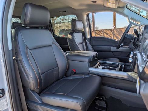 New 2026 Ford F250 Lariat w/ Black Appearance Package image 27