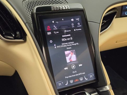 Used 2024 Ferrari Roma Spider RWD image 37