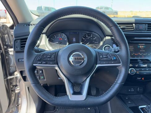 Used 2020 Nissan Rogue SL w/ Premium Package FWD image 18