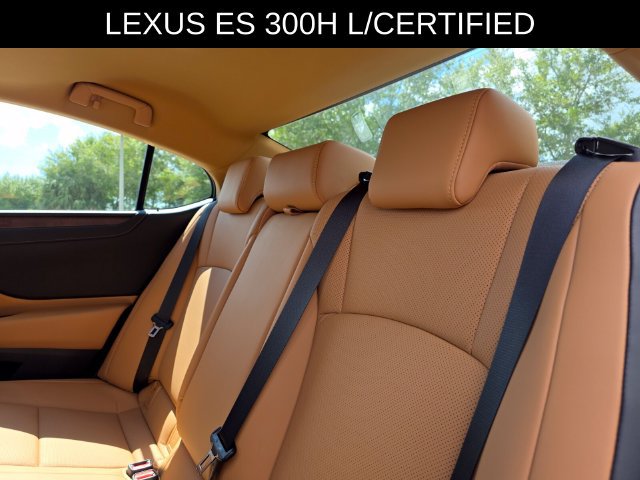 Used 2025 Lexus ES 300h w/ Premium Package FWD image 16