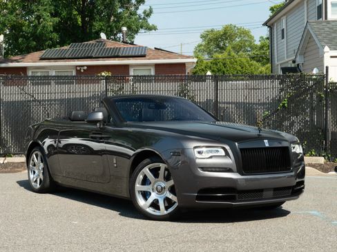 Used 2017 Rolls-Royce Dawn RWD image 2