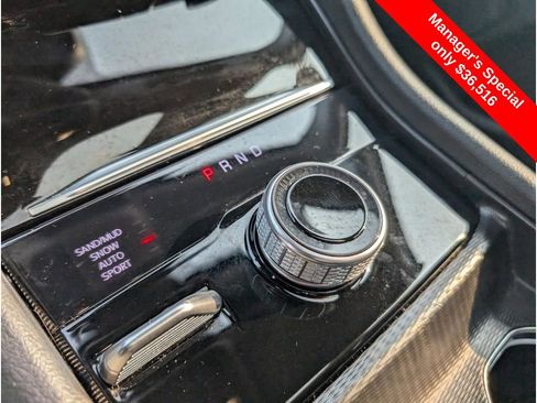 Used 2024 Jeep Grand Cherokee Limited w/ Black Appearance Package image 24