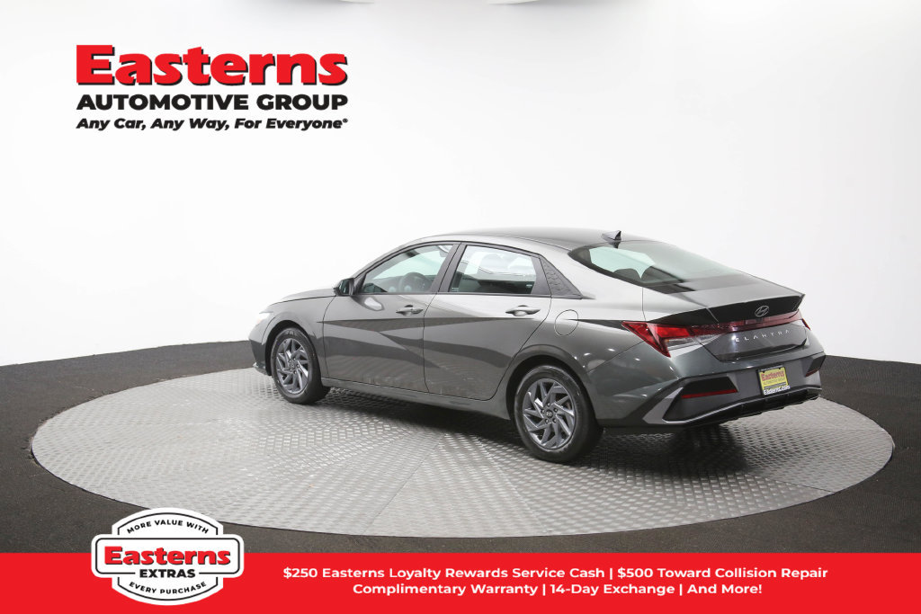 Used 2024 Hyundai Elantra SEL FWD image 63
