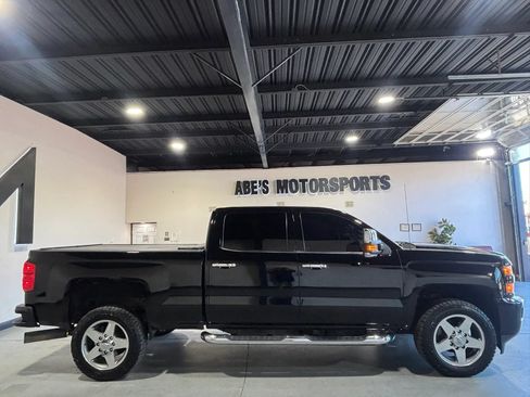 Used 2015 Chevrolet Silverado 2500 LTZ w/ Duramax Plus Package AWD/4WD image 4