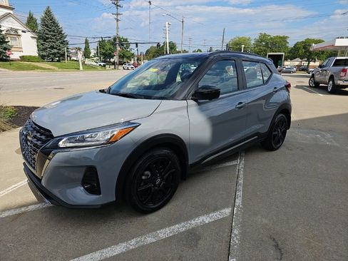 Used 2024 Nissan Kicks SR w/ SR Premium Package FWD image 11