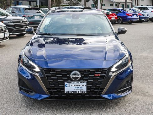 Used 2023 Nissan Altima 2.5 SR image 2