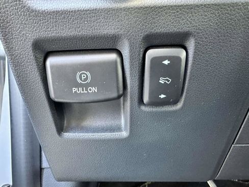 Used 2022 Ford F150 XLT w/ Equipment Group 302A High image 18