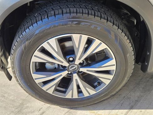 Used 2022 Nissan Rogue SV AWD/4WD image 10