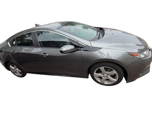 Used 2017 Chevrolet Volt LT w/ Comfort Package FWD image 7