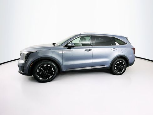 Used 2025 Kia Sorento S w/ Panoramic Sunroof Package image 4