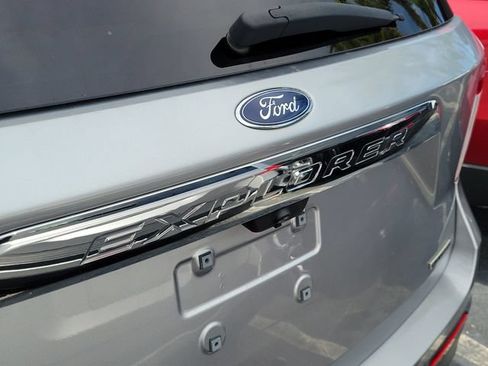 Used 2021 Ford Explorer 2WD image 6