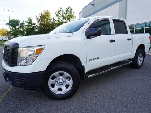 Used 2017 Nissan Titan S AWD/4WD image 3