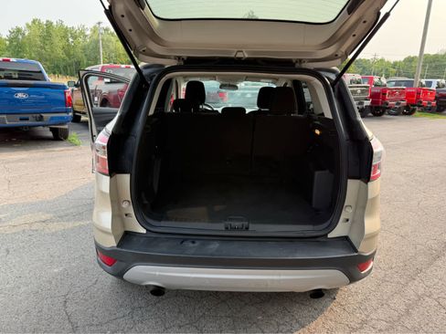 Used 2018 Ford Escape SE w/ SE Sync 3 Package image 18
