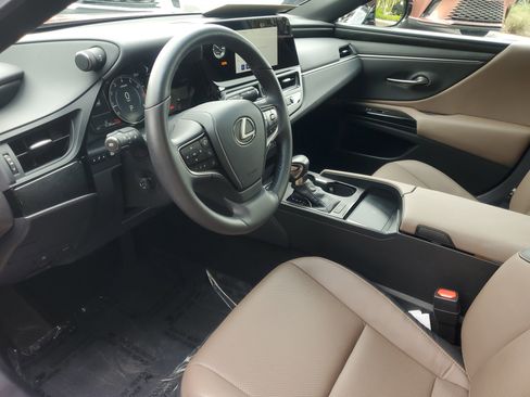 Used 2025 Lexus ES 350 w/ Premium Package image 16