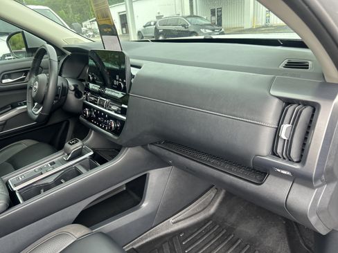 Used 2022 Nissan Pathfinder SL w/ SL Premium Package FWD image 48