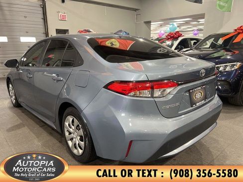 Used 2020 Toyota Corolla LE image 3
