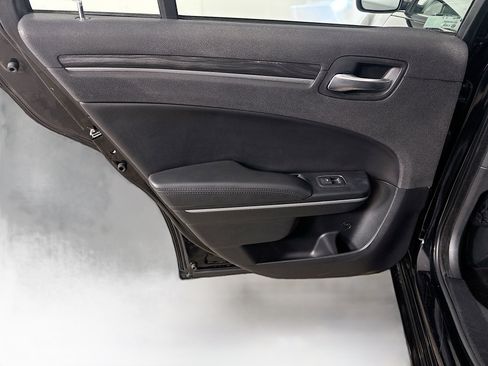 Used 2019 Chrysler 300 Touring w/ Sport Appearance Package image 25