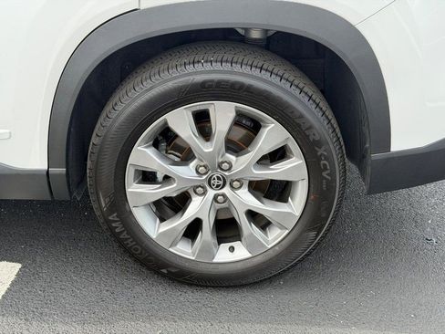 Certified 2026 Toyota Grand Highlander AWD image 9