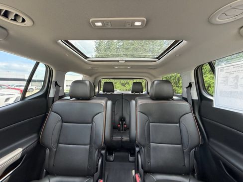 Used 2023 GMC Acadia AT4 w/ Preferred Package AWD/4WD image 3