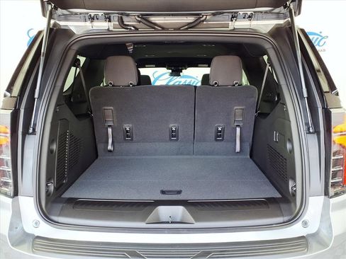 New 2026 Chevrolet Suburban LS image 18