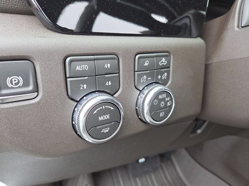 New 2026 GMC Sierra 2500 SLT w/ Texas SLT Premium Package AWD/4WD image 8