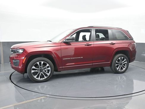 Used 2023 Jeep Grand Cherokee Overland w/ Luxury Tech Group IV image 2