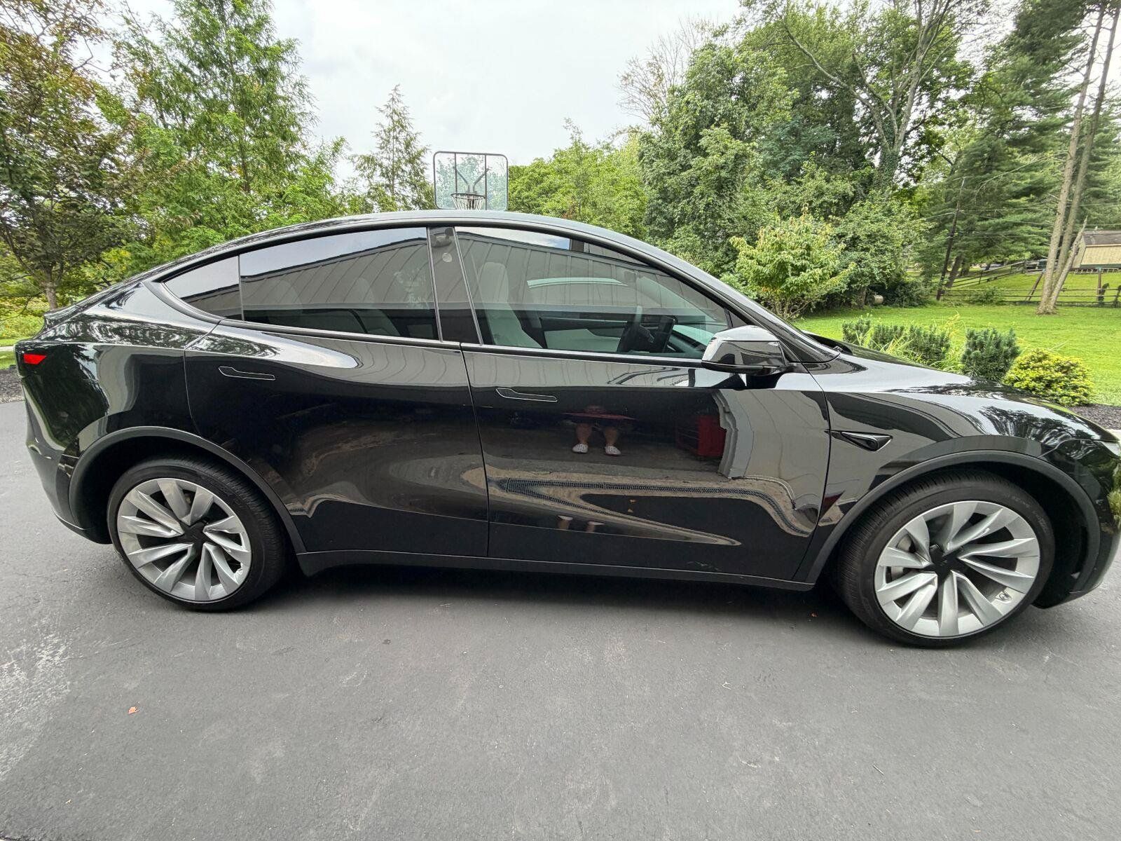 Used 2026 Tesla Model Y AWD image 2