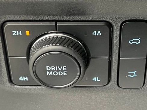 Used 2025 Ford Expedition Active AWD/4WD image 88