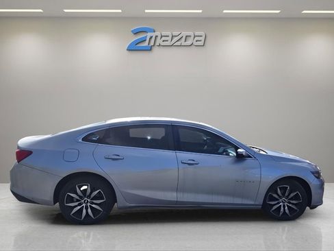 Used 2017 Chevrolet Malibu LT w/ Leather Package image 6