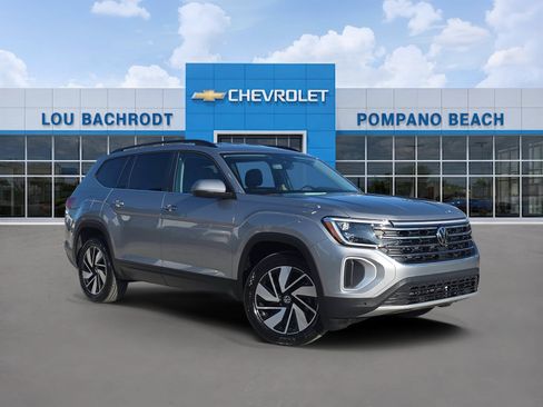 Used 2026 Volkswagen Atlas SE FWD image 1