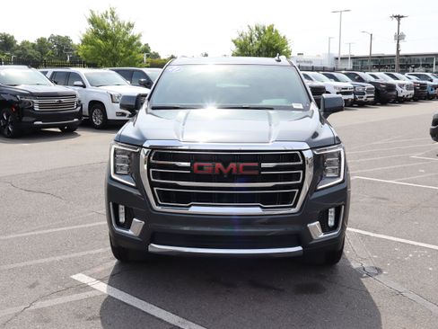 Used 2021 GMC Yukon XL SLT w/ SLT Premium Package AWD/4WD image 3