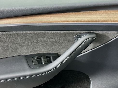 Used 2023 Tesla Model Y Performance image 15