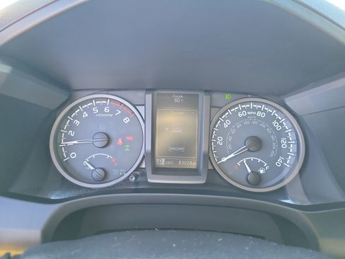 Used 2017 Toyota Tacoma TRD Off-Road w/ Tow Package image 21