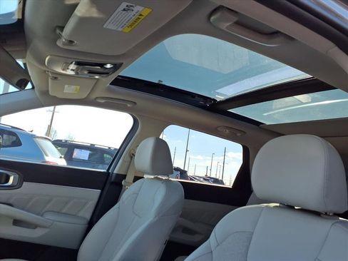 Used 2023 Kia Sorento SX image 20