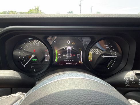 Used 2025 Jeep Wrangler Unlimited Sahara w/ Safety Group AWD/4WD image 28