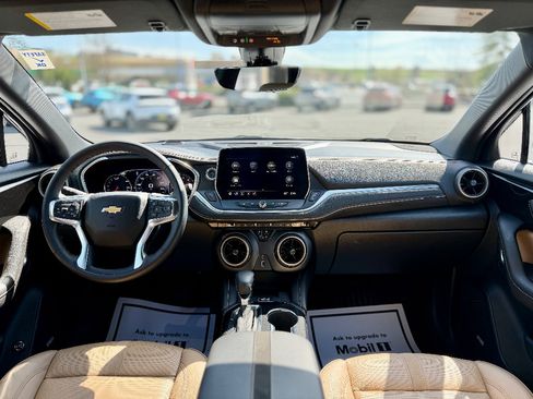 Used 2025 Chevrolet Blazer Premier w/ Driver Confidence II Package image 5