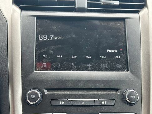 Used 2018 Ford Fusion SE w/ Equipment Group 602A FWD image 22