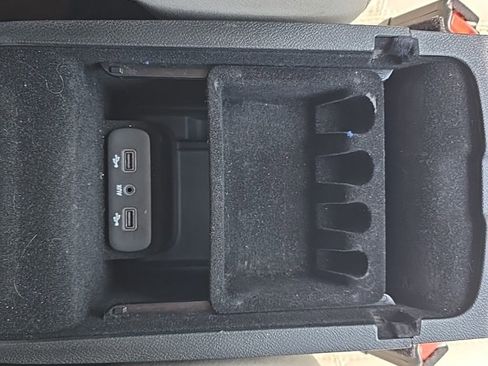 Used 2018 Chrysler 300 Touring w/ Sport Appearance Package image 32