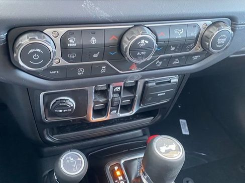 New 2026 Jeep Wrangler Unlimited Sahara AWD/4WD image 22