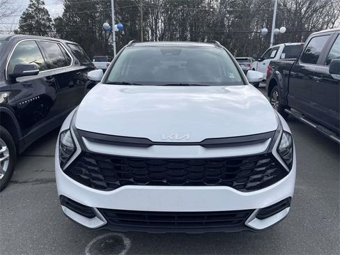 Used 2025 Kia Sportage EX w/ Premium Package image 2