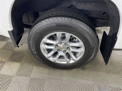 New 2025 Chevrolet Silverado 1500 LT image 18
