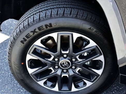 Used 2024 Toyota Tundra Limited AWD/4WD image 35
