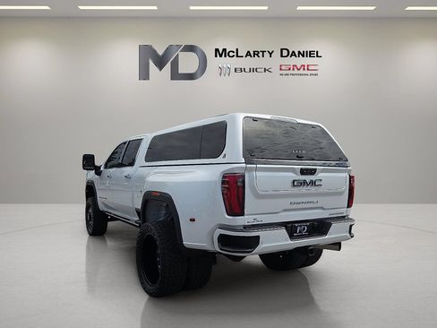 Used 2025 GMC Sierra 3500 Denali Ultimate AWD/4WD image 13