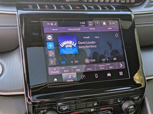 New 2025 Jeep Grand Cherokee Altitude image 20