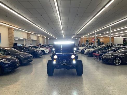 Used 2015 Jeep Wrangler Unlimited Sport AWD/4WD image 6
