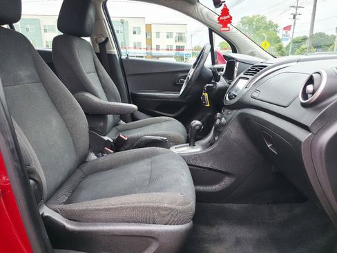 Used 2015 Chevrolet Trax LS AWD/4WD image 17