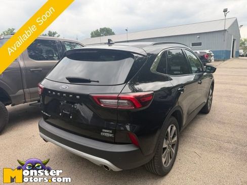Used 2023 Ford Escape Platinum w/ Premium Technology Package AWD/4WD image 5
